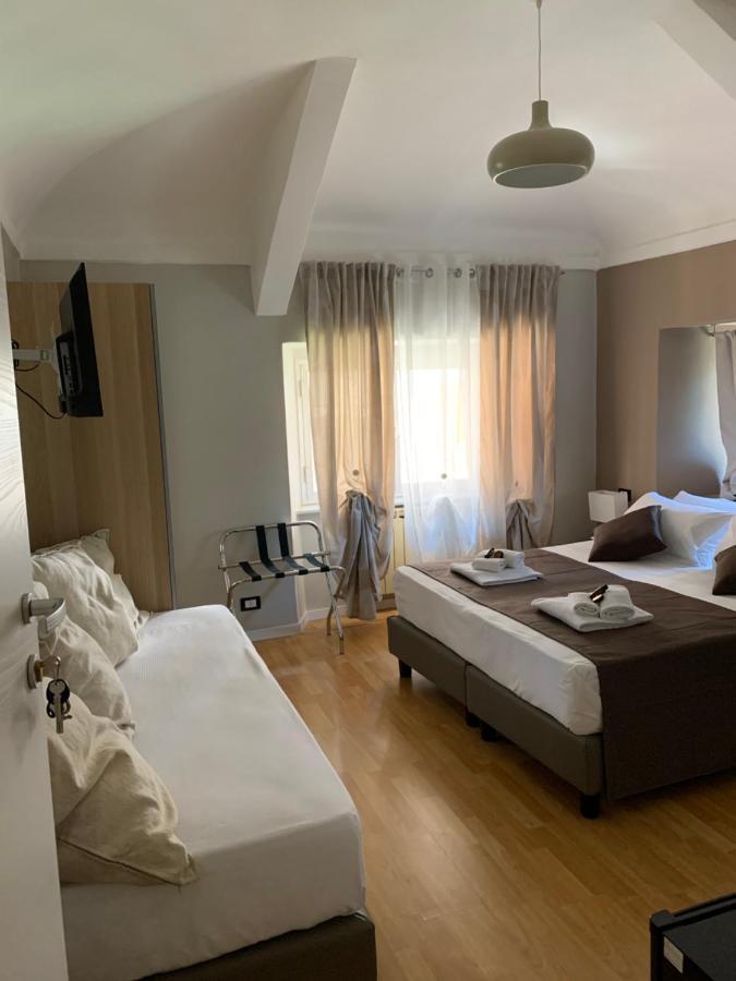 Domus Fieschi Rooms Genoa Bagian luar foto