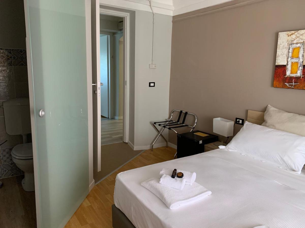 Domus Fieschi Rooms Genoa Bagian luar foto