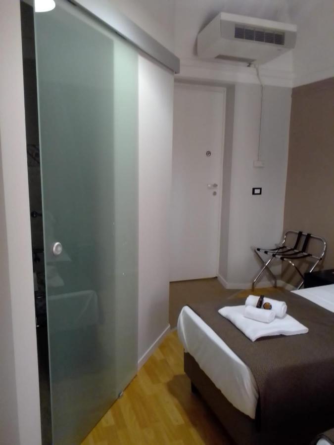 Domus Fieschi Rooms Genoa Bagian luar foto