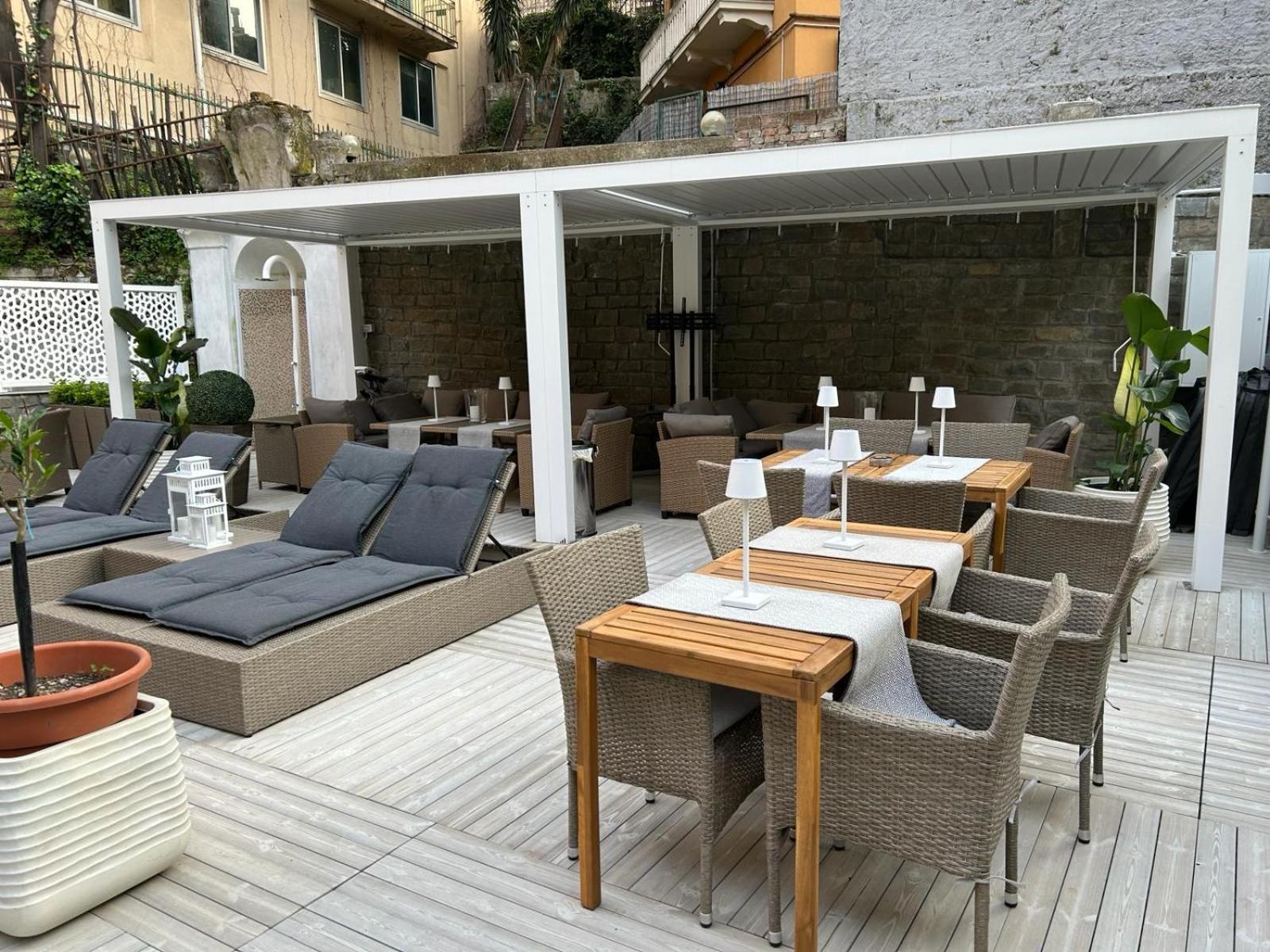 Domus Fieschi Rooms Genoa Bagian luar foto