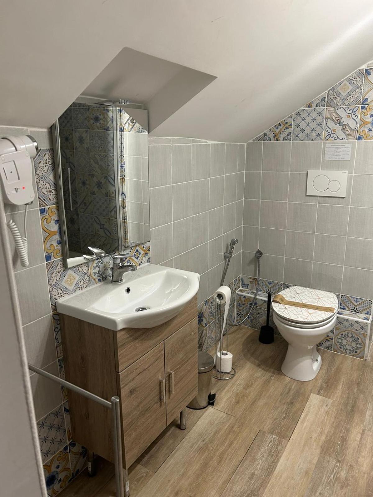 Domus Fieschi Rooms Genoa Bagian luar foto